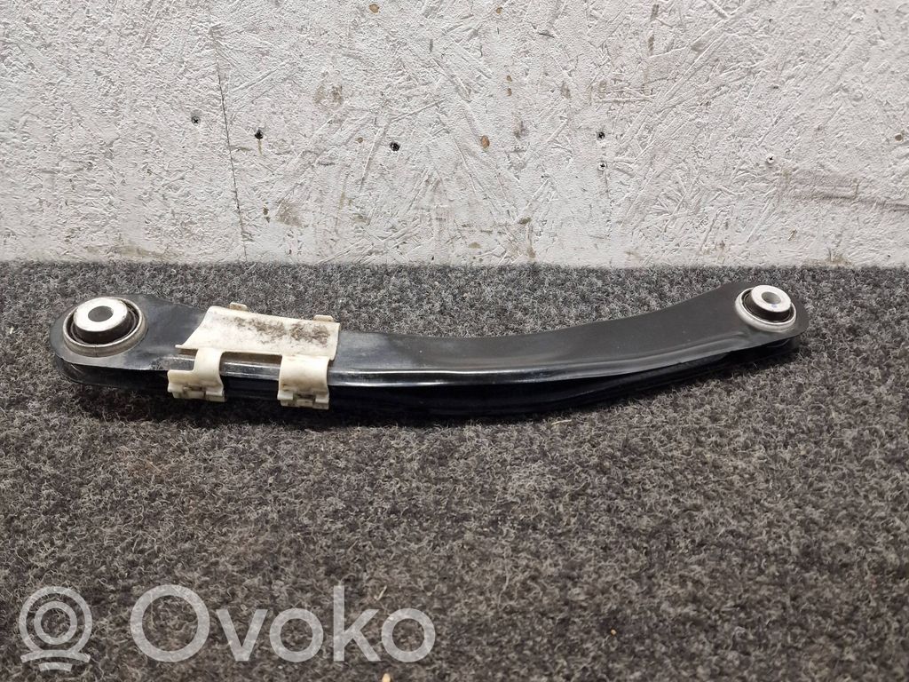 BMW i5 G60 Galinė šakė 