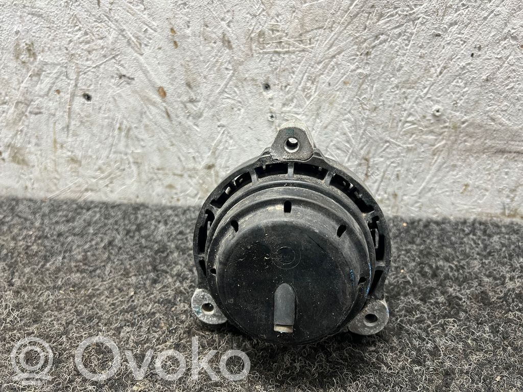 BMW 5 G30 G31 G38 Suport tampon motor 