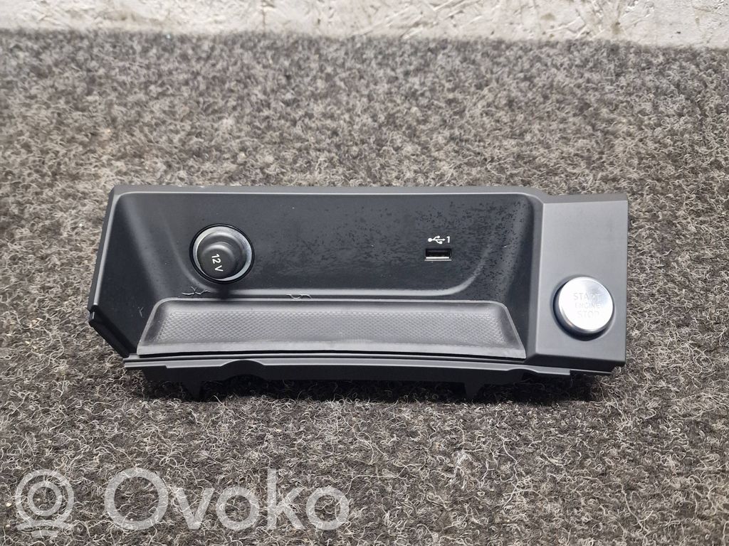 USB socket connector   8W2864131B