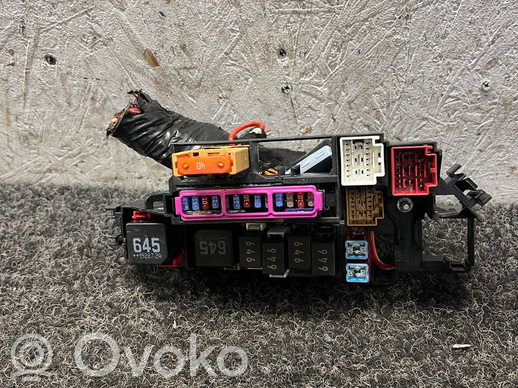 Módulo de fusible   8K2937503B,4F0903291