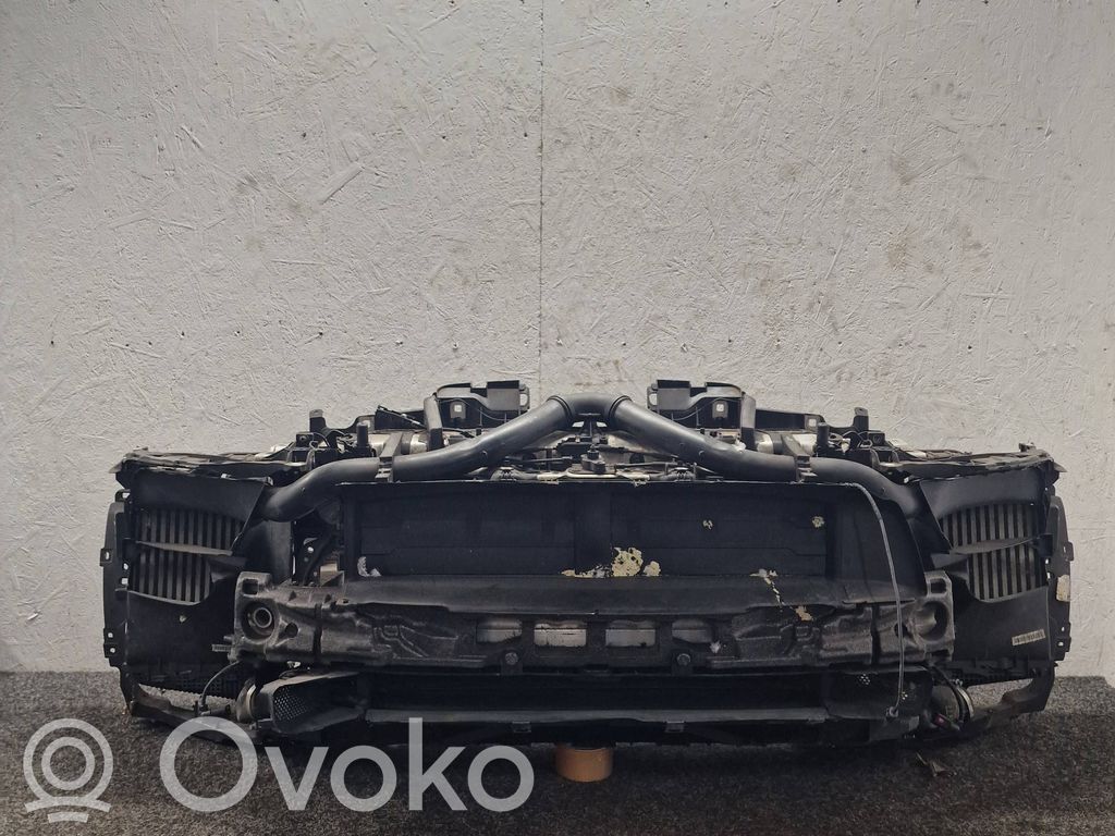 Porsche Macan (95B) Radiatorių panelė 