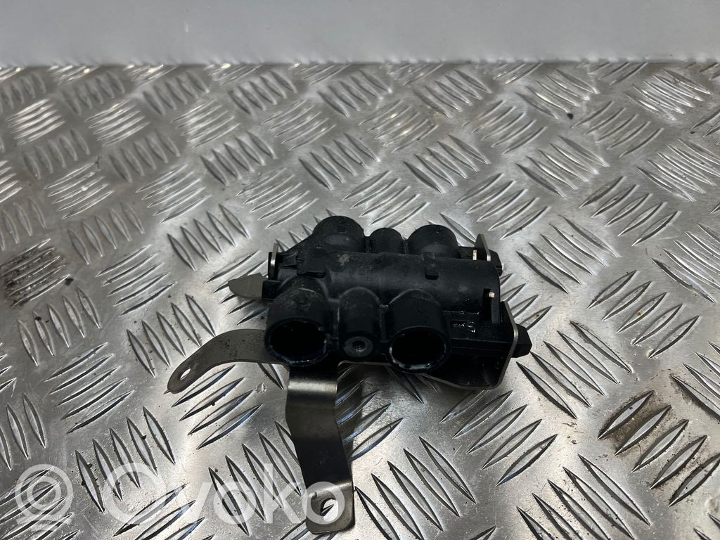 BMW 3 G20 G21 Pārnesumkārbas eļļas dzesētāja caurulīte (-es) / šļūtene (-es) 