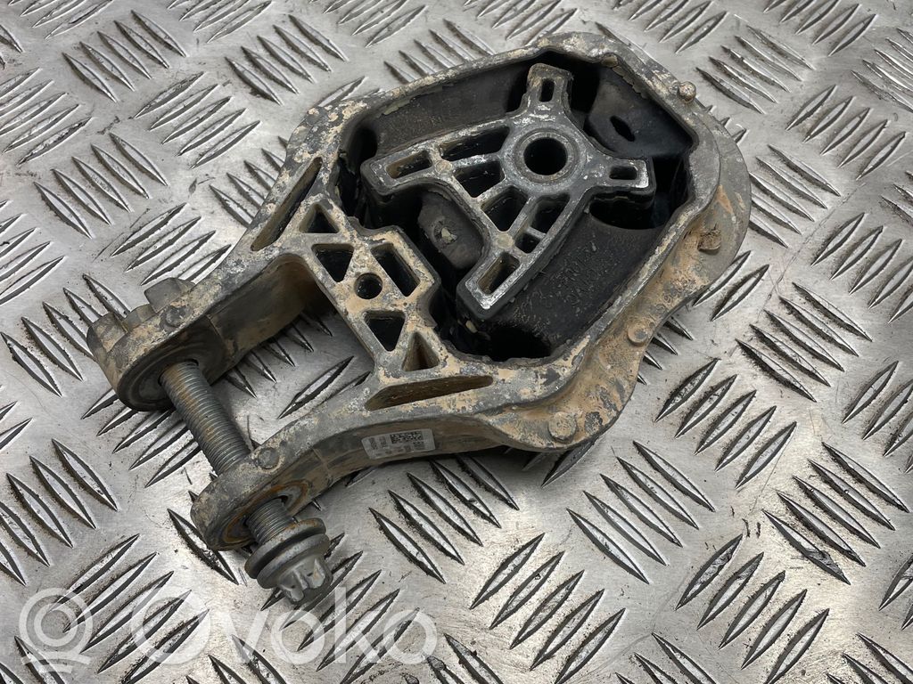 BMW X1 U11 Engine mount bracket 