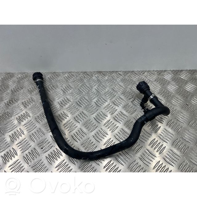 BMW X1 U11 Tuyau de liquide de refroidissement moteur 