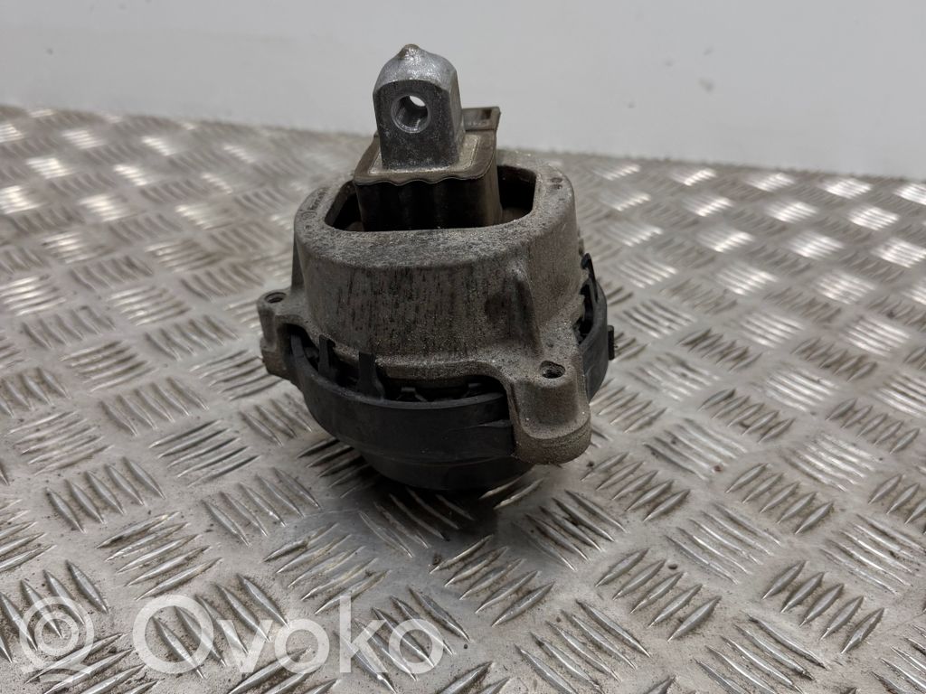 Engine mount bracket   8482772,110519155849