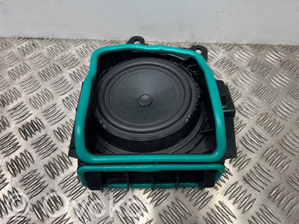 BMW 3 G20 G21 Subwoofer 