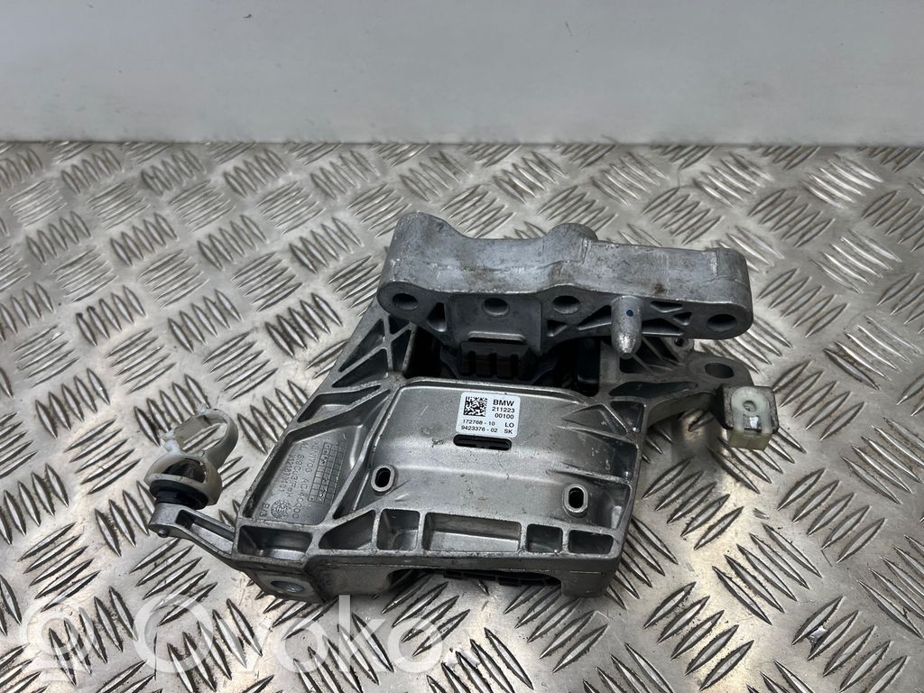 Engine mount bracket   9423376