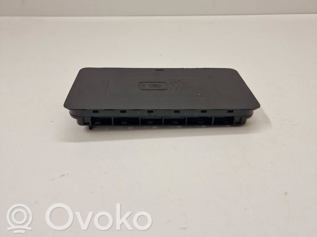 BMW 2 G42 Wireless charging module 