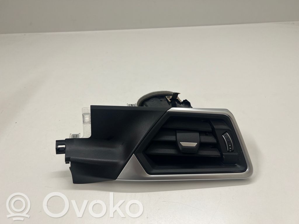 BMW 2 G42 Loga gaisa režģis 
