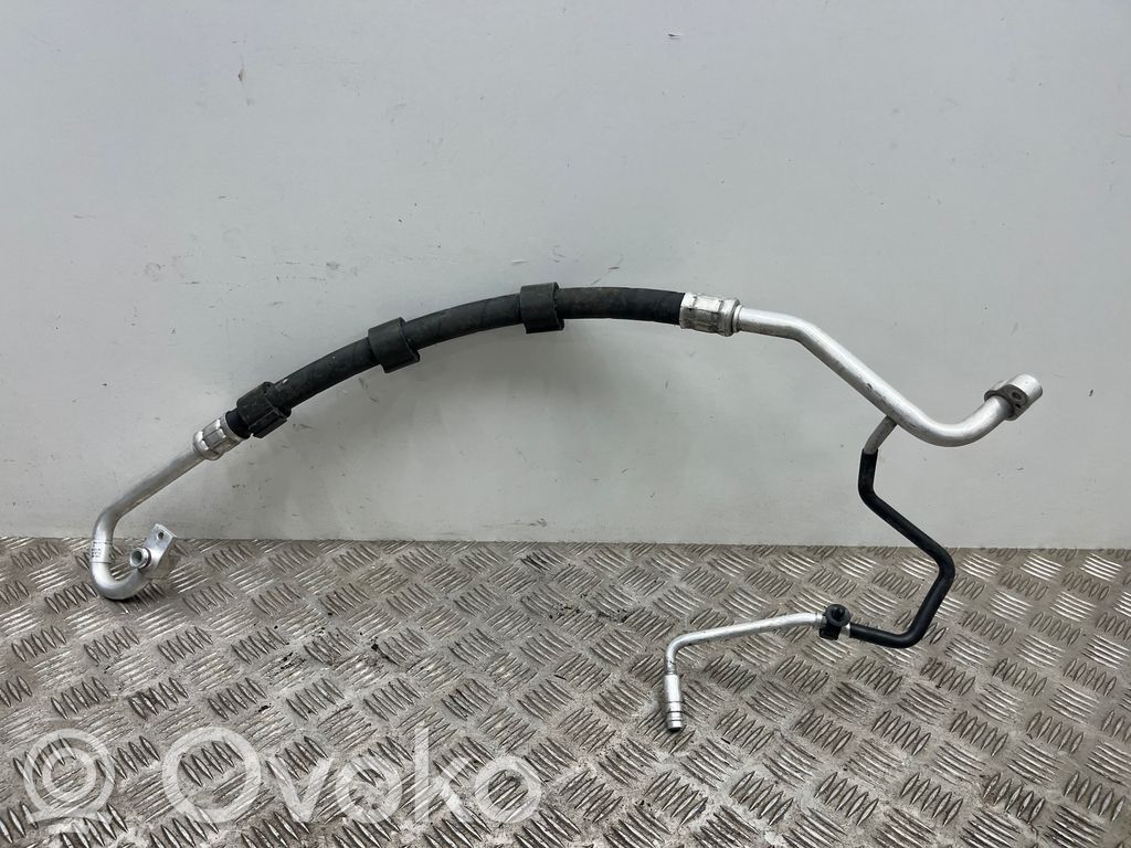 Audi Q7 4M Ilmastointilaitteen putki (A/C) 