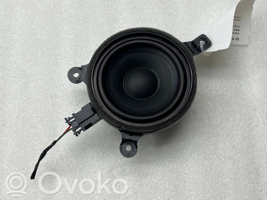Audi A3 8Y Altavoz de la puerta trasera 
