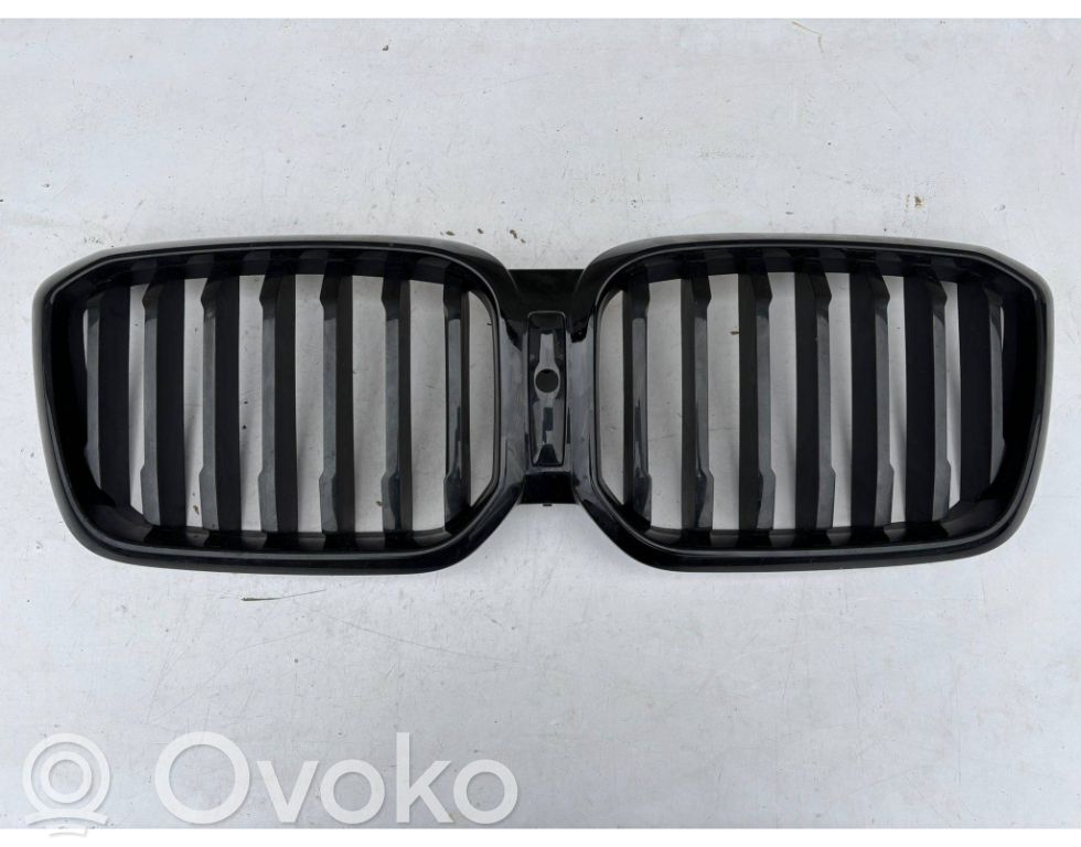 Maskownica / Grill / Atrapa górna chłodnicy   51135A1AC56,51745A1DA48