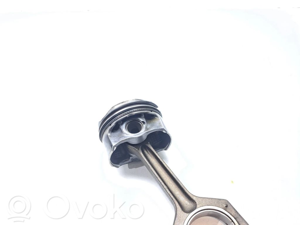 BMW 5 F10 F11 Piston cu bielă 