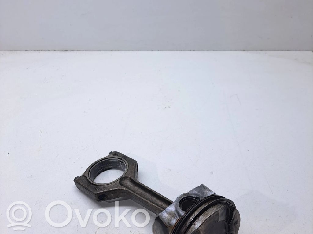 BMW 5 F10 F11 Piston cu bielă 