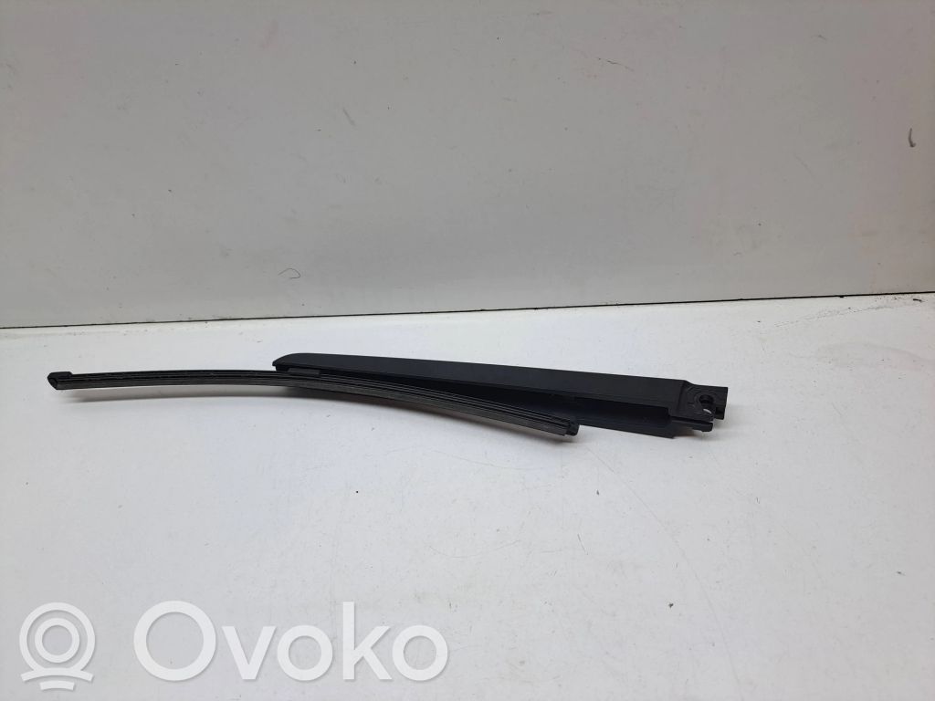 Ramię wycieraczki szyby tylnej   8R0955407