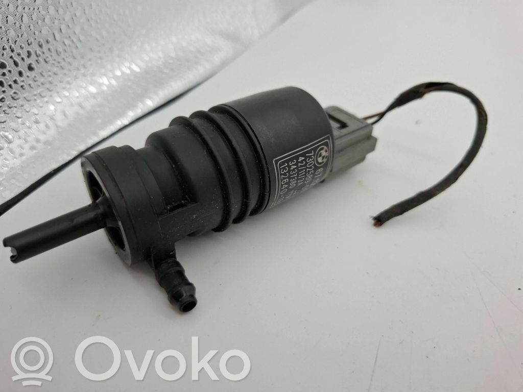 BMW 3 E90 E91 Windscreen/windshield washer pump 