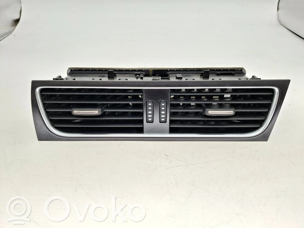 Audi A4 S4 B8 8K Dysze / Kratki środkowego nawiewu deski rozdzielczej 
