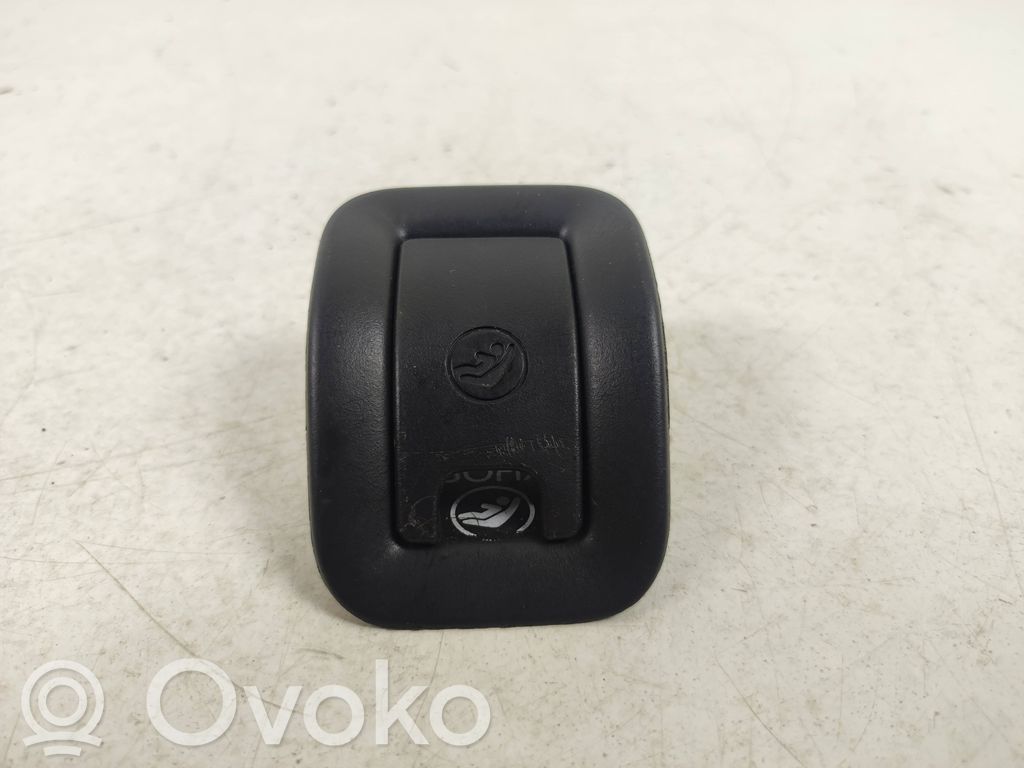 Audi A4 S4 B8 8K Osłona / zaślepka ISOFIX 