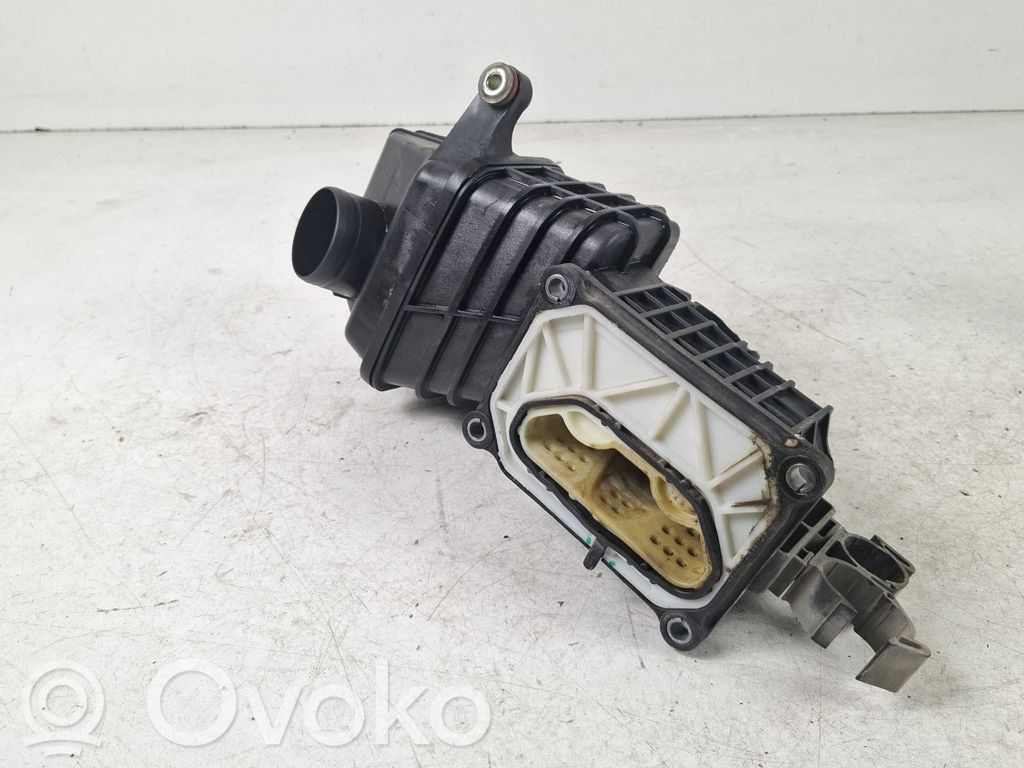 Volkswagen Jetta VI Oro paėmimo kanalo detalė (-ės) 