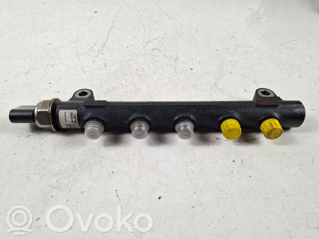 Opel Antara Listwa wtryskowa 