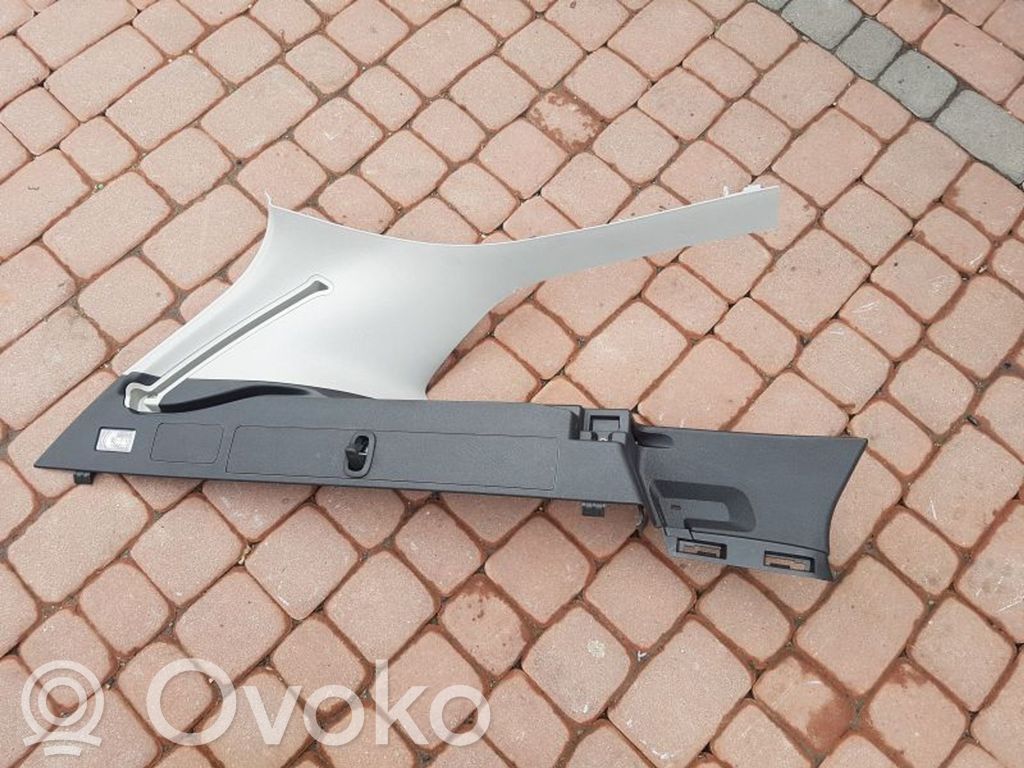 Opel Astra J seitliche Verkleidung Kofferraum 