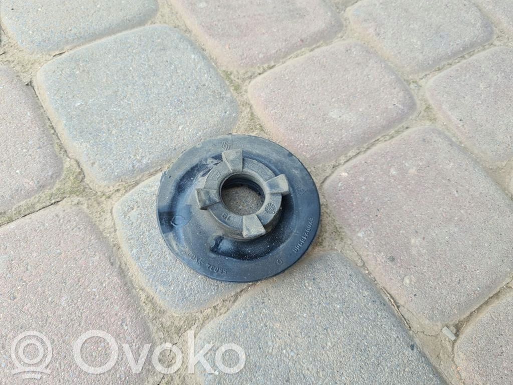 Renault Clio IV Gumijas atbalsts priekš atsperes 