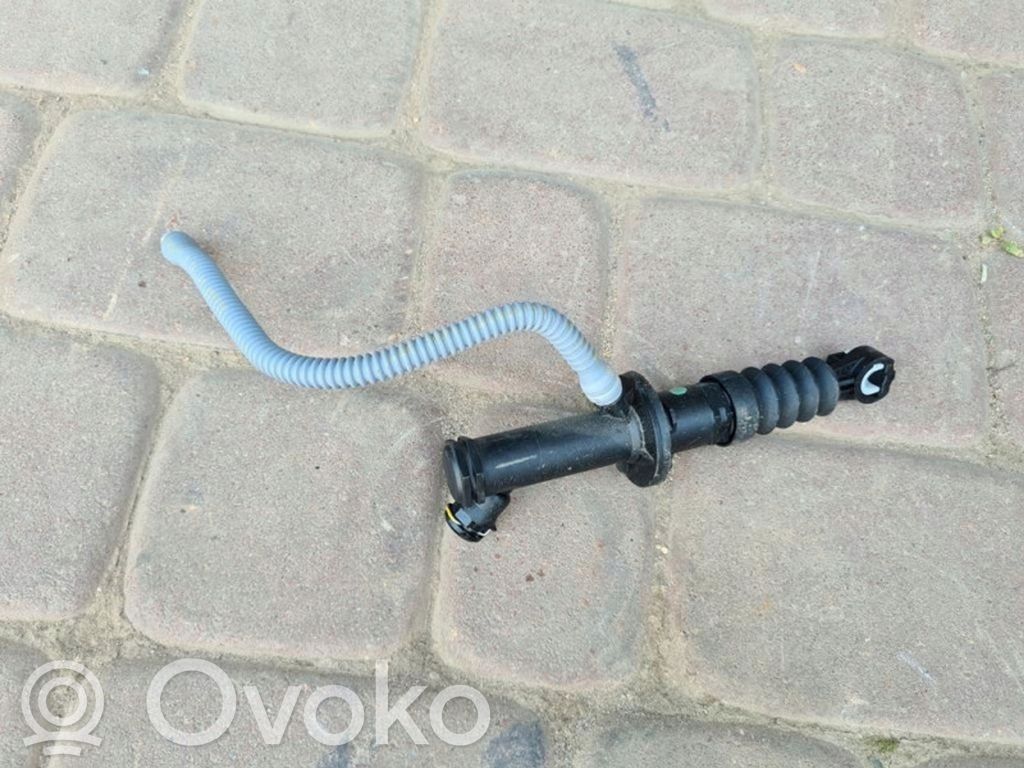 Renault Clio IV Kytkimen apusylinteri 