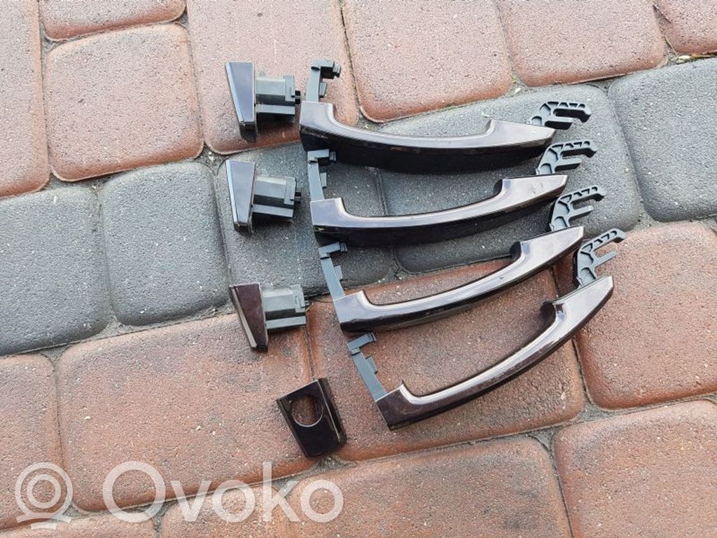Opel Astra J Front door exterior handle 