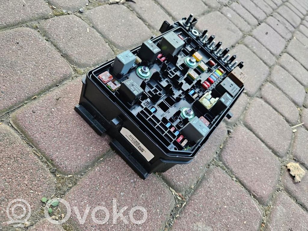 Opel Astra K Módulo de fusible 