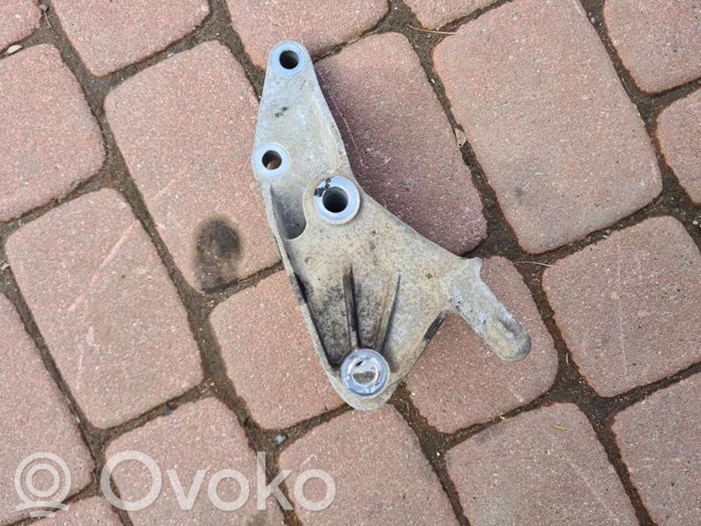 Opel Astra J Engine mount bracket 