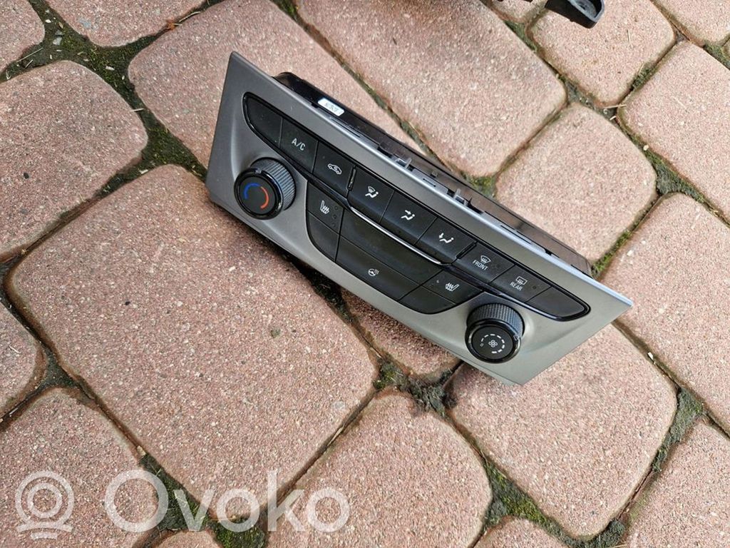 Opel Astra K Climate control unit 