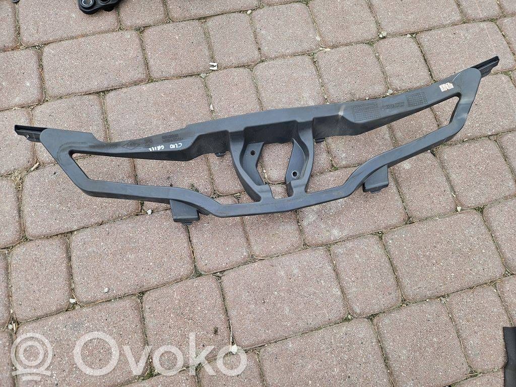 Renault Clio IV Kühlergrill 