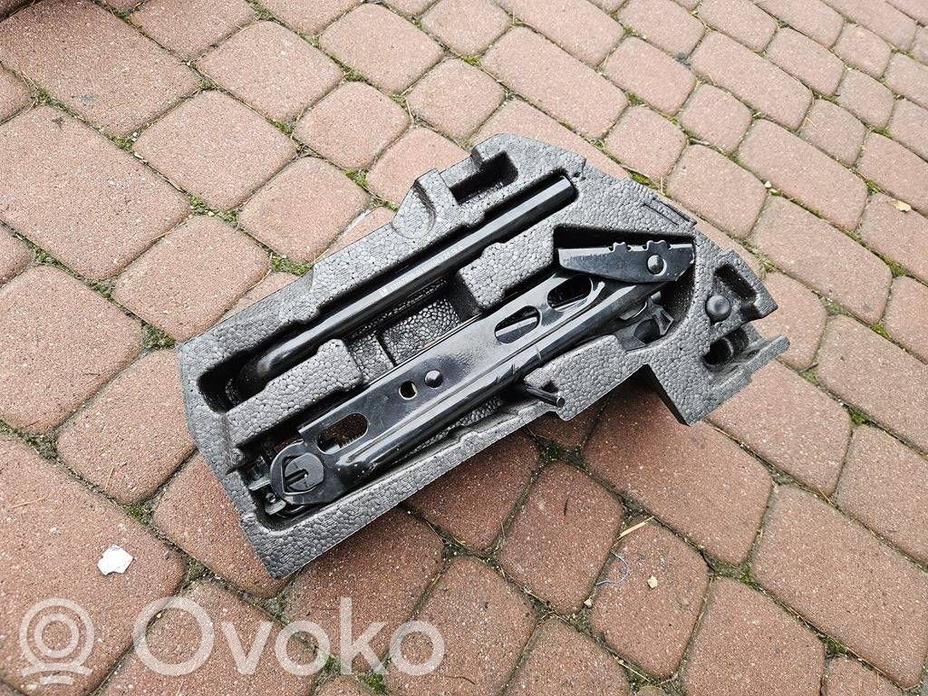 Opel Corsa E Panelis 
