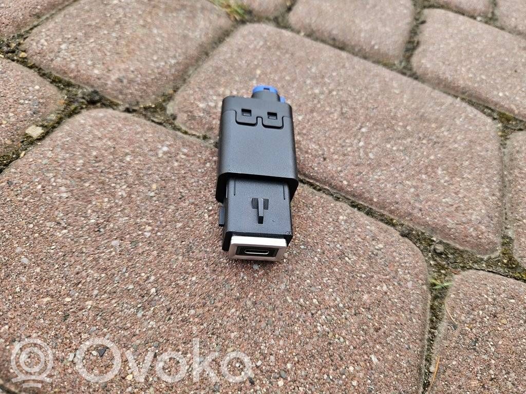 Citroen Berlingo Enchufe conector USB 