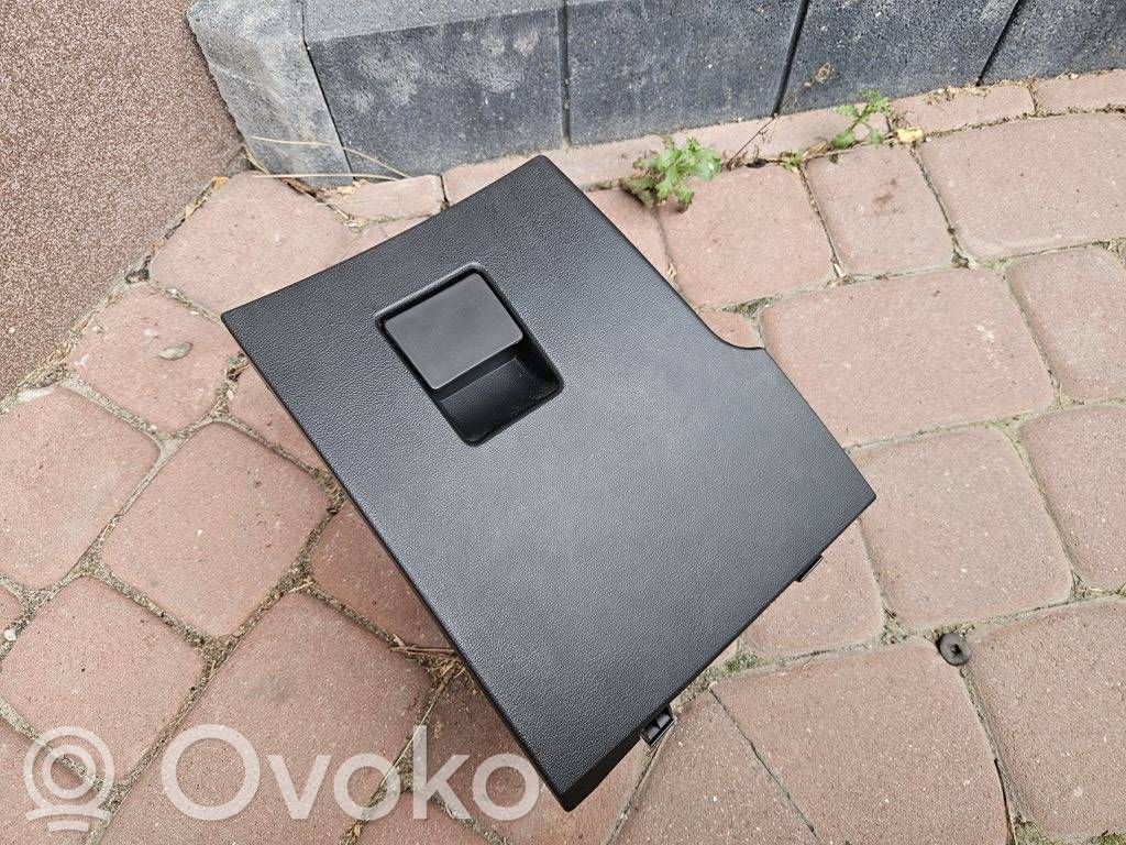 Opel Insignia A Mantu nodalījums centrālā konsole 