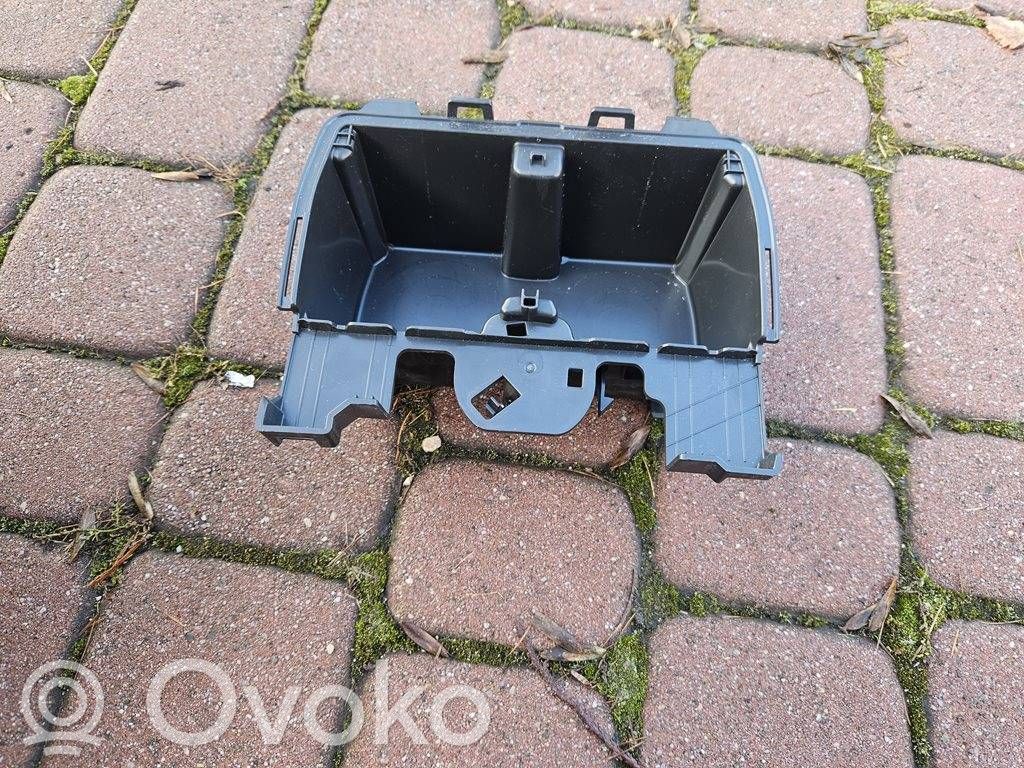 Opel Insignia B Hansikaslokeron koristelista 