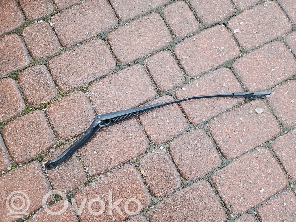 Opel Corsa E Priekšējā loga tīrītāja kājiņa 