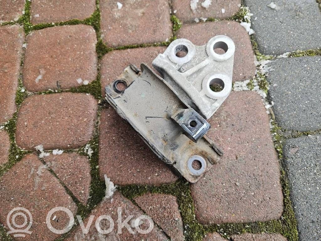 Opel Corsa E Dzinēja spilvens 