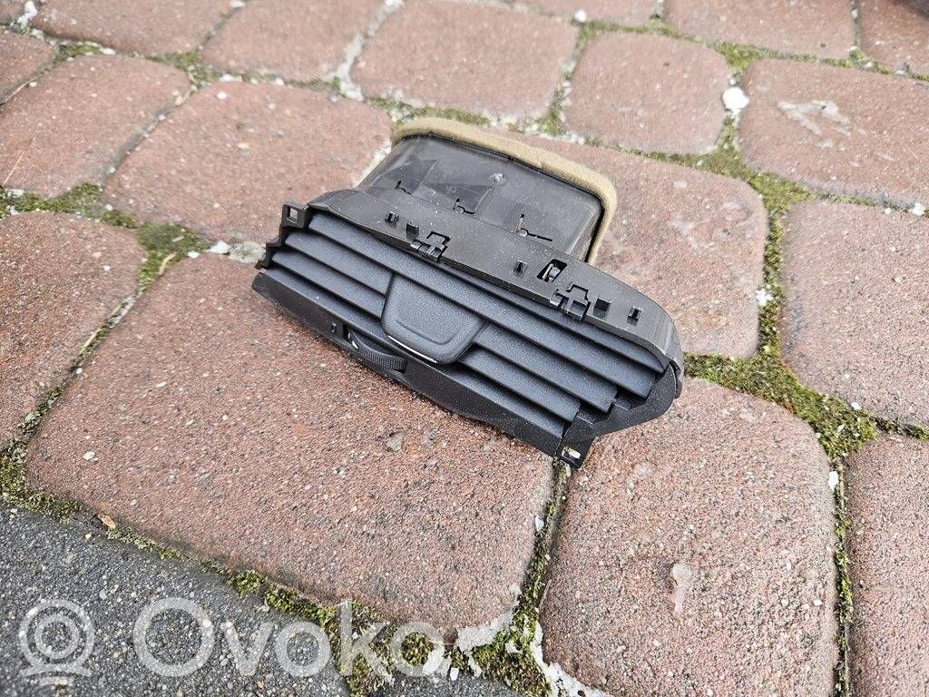 Opel Corsa E Centrālais gaisa ventilācijas režģis 