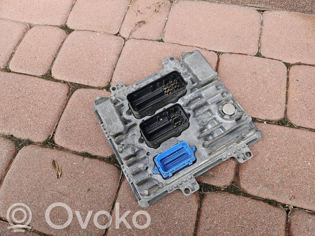 Opel Zafira C Engine control unit/module 