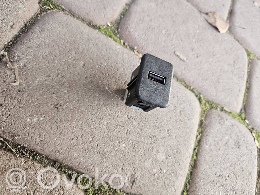 USB-pistokeliitin   20928734