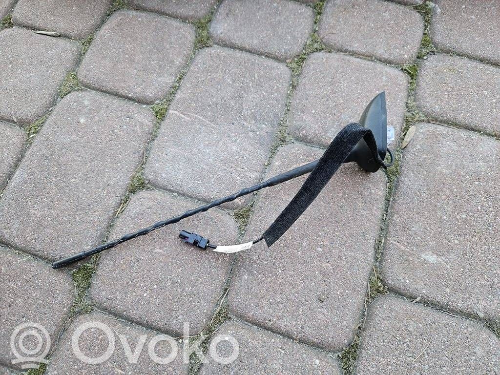 Opel Corsa E GPS-pystyantenni 