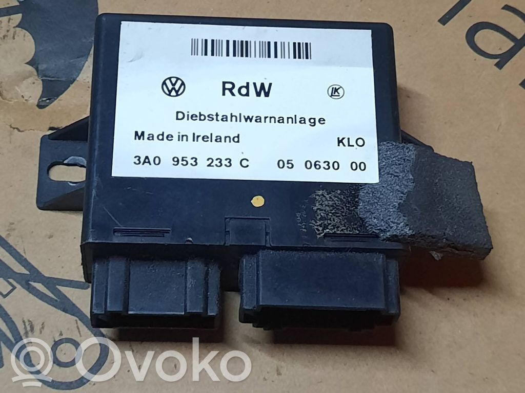 Volkswagen PASSAT B4 Comfort/convenience module 