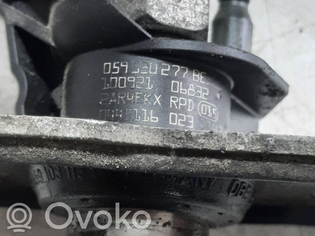 Audi A4 S4 B8 8K Fuel injector 