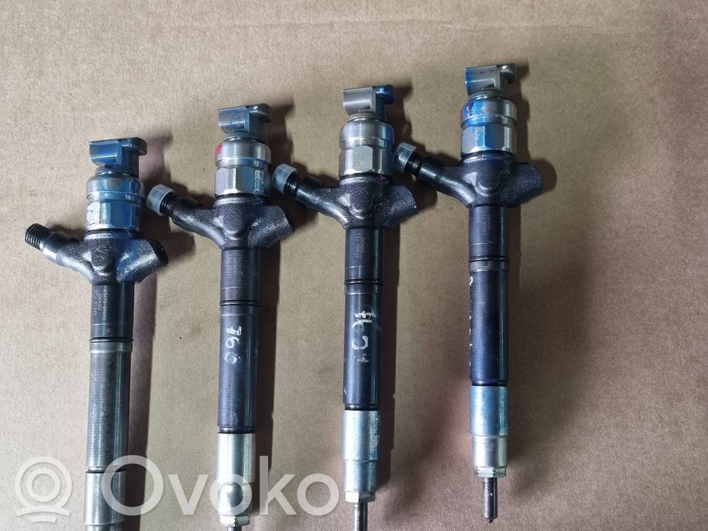 Wtryskiwacz paliwa   236700R050,07J01240