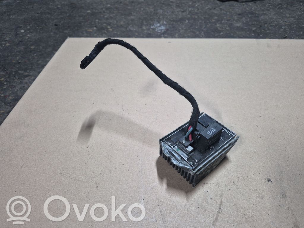 Audi A2 Rezystor / Opornik dmuchawy nawiewu 