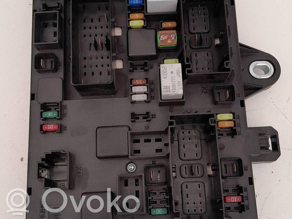 Opel Astra J Sulakemoduuli 