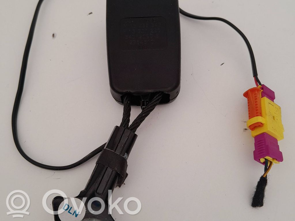 Opel Meriva B Klamra tylnego pasa bezpieczeństwa 