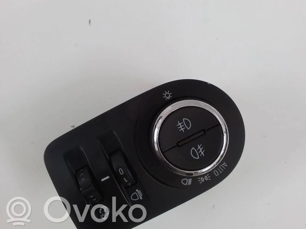 Opel Zafira C Light switch 