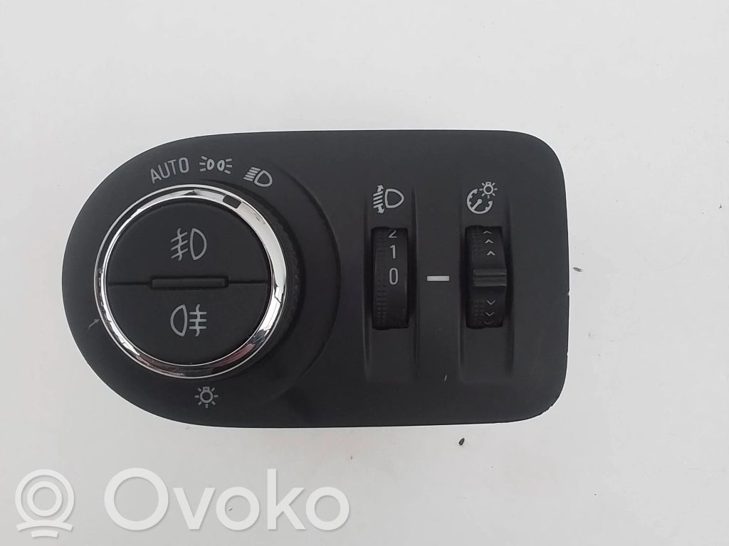 Opel Grandland X Light switch 